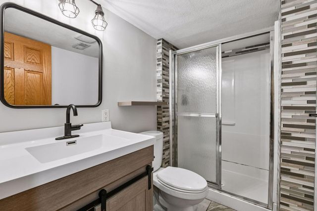 8450 Hiawatha Avenue, Eden Prairie, MN 55347