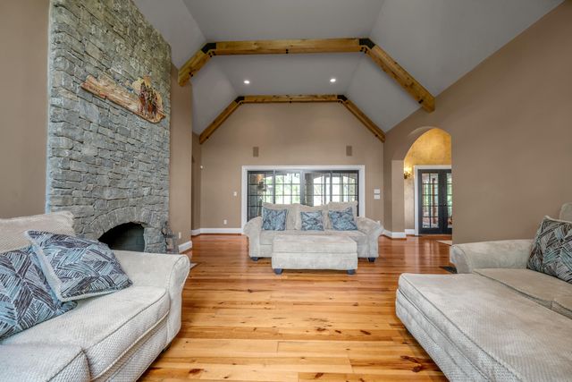 601 Delong Road, Lexington, KY 40515