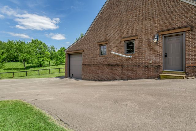 601 Delong Road, Lexington, KY 40515