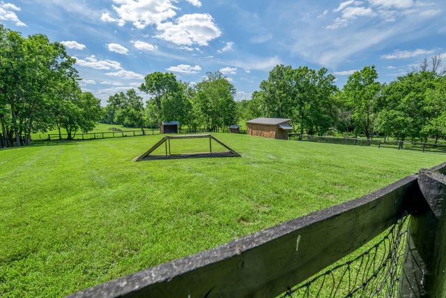 601 Delong Road, Lexington, KY 40515