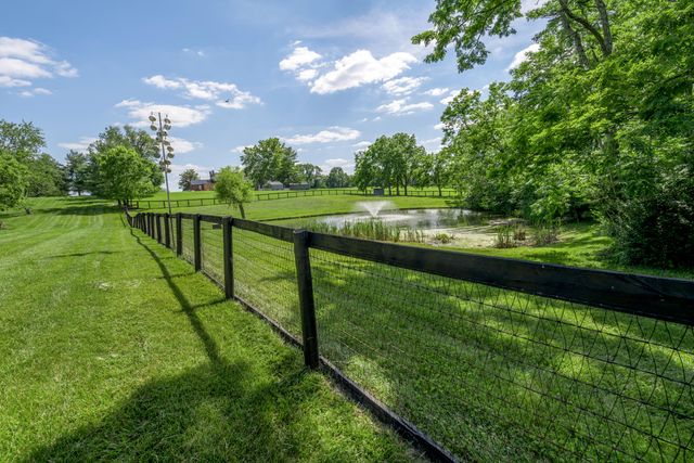 601 Delong Road, Lexington, KY 40515