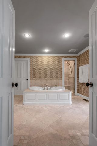 601 Delong Road, Lexington, KY 40515