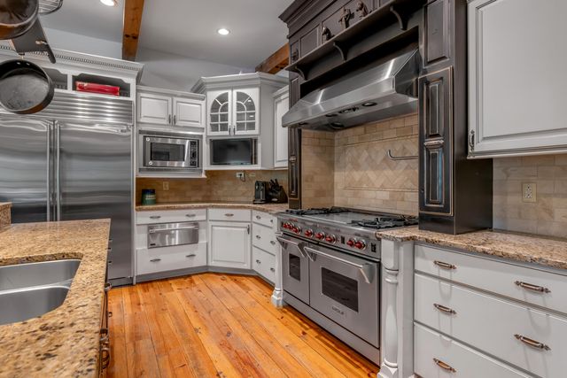 601 Delong Road, Lexington, KY 40515