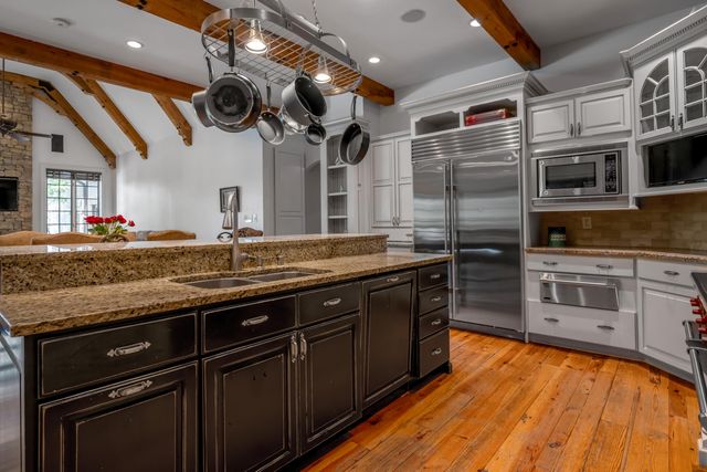 601 Delong Road, Lexington, KY 40515