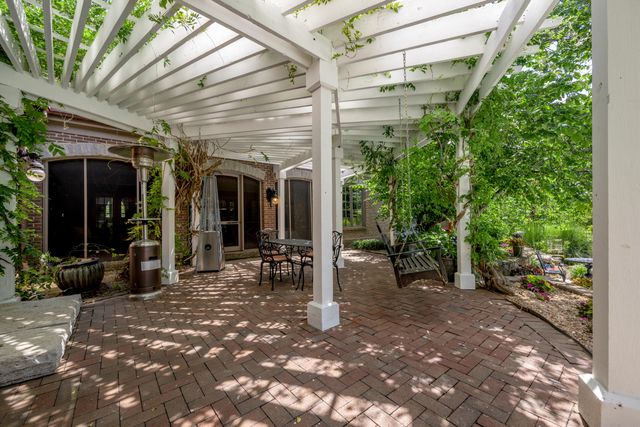 601 Delong Road, Lexington, KY 40515