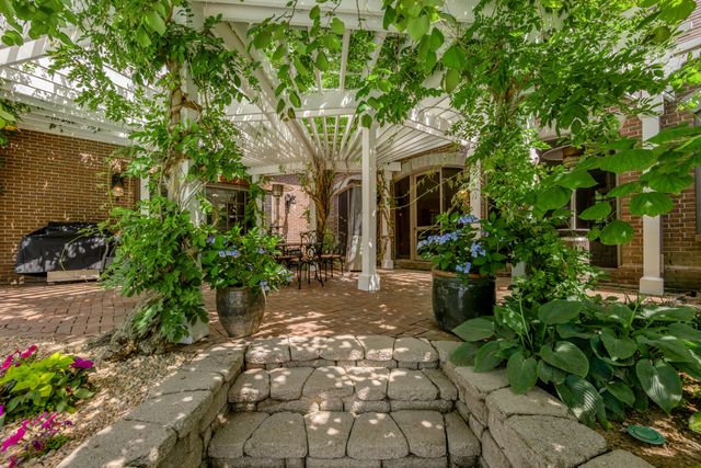 601 Delong Road, Lexington, KY 40515