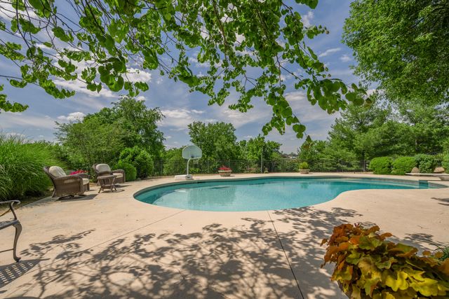 601 Delong Road, Lexington, KY 40515