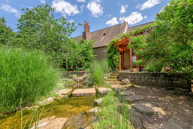 601 Delong Road, Lexington, KY 40515