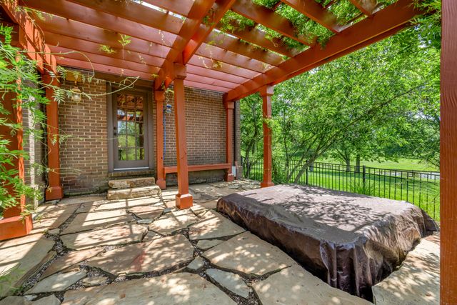 601 Delong Road, Lexington, KY 40515