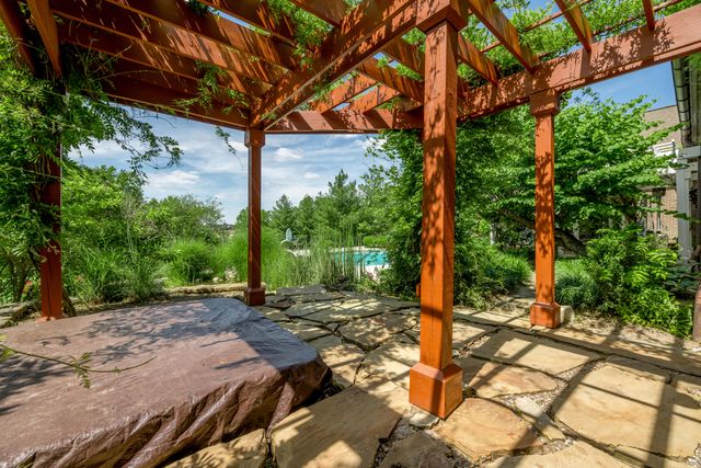 601 Delong Road, Lexington, KY 40515