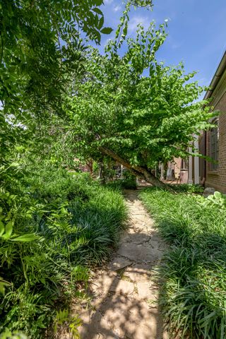 601 Delong Road, Lexington, KY 40515