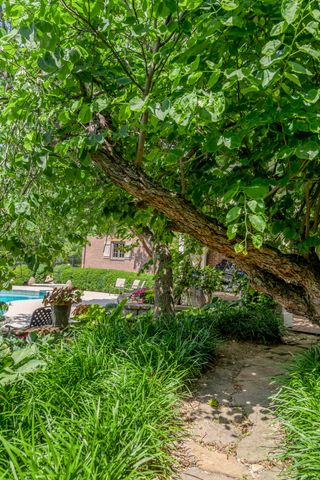 601 Delong Road, Lexington, KY 40515