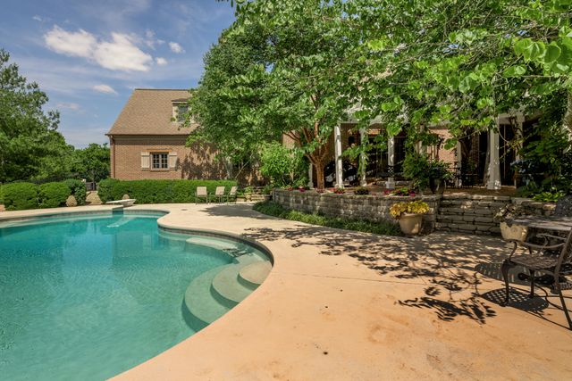601 Delong Road, Lexington, KY 40515