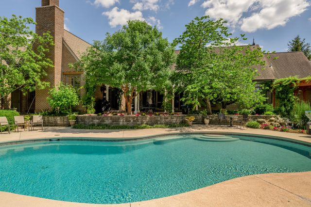 601 Delong Road, Lexington, KY 40515