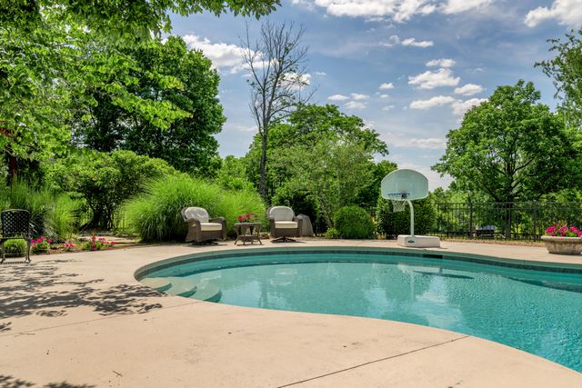 601 Delong Road, Lexington, KY 40515
