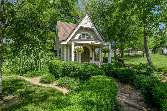 601 Delong Road, Lexington, KY 40515