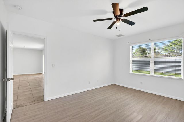 393 SW Tarra Avenue, Port St. Lucie, Port St Lucie, FL 34953