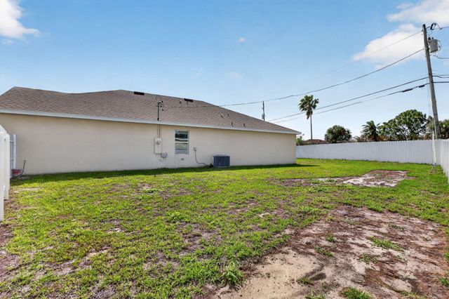 393 SW Tarra Avenue, Port St. Lucie, Port St Lucie, FL 34953