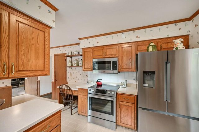 1128 Downing DRIVE, Waukesha, WI 53186