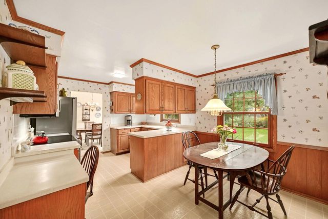 1128 Downing DRIVE, Waukesha, WI 53186