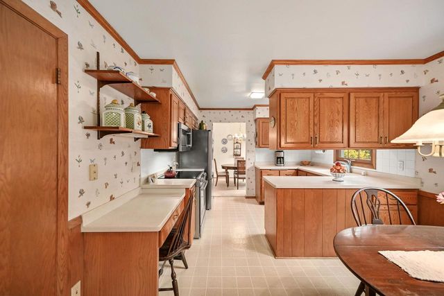 1128 Downing DRIVE, Waukesha, WI 53186