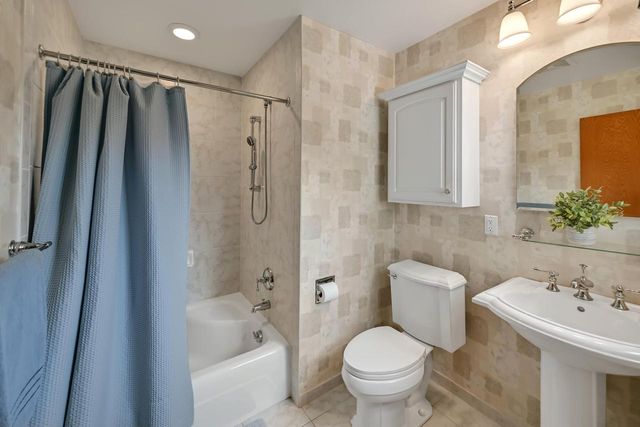 1128 Downing DRIVE, Waukesha, WI 53186