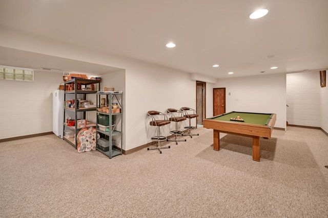 1128 Downing DRIVE, Waukesha, WI 53186