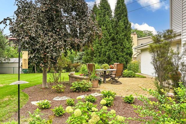 1128 Downing DRIVE, Waukesha, WI 53186