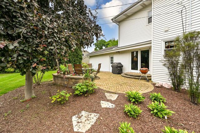 1128 Downing DRIVE, Waukesha, WI 53186