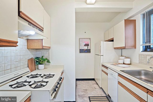 3601 WISCONSIN AVE NW #204, Washington, DC 20016