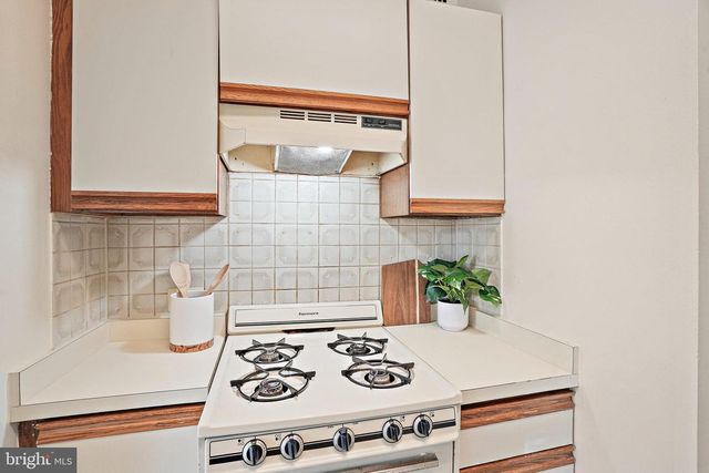 3601 WISCONSIN AVE NW #204, Washington, DC 20016