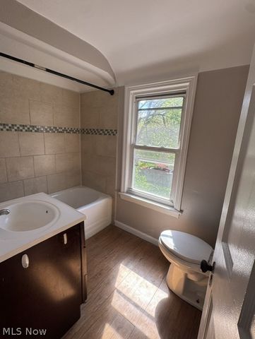 3830 Berkeley Road, Cleveland Heights, OH 44118
