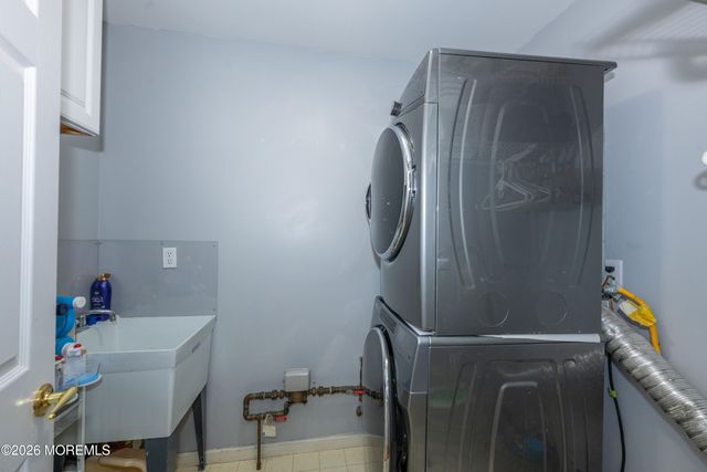 2890 Lenox Street, Toms River, NJ 08755