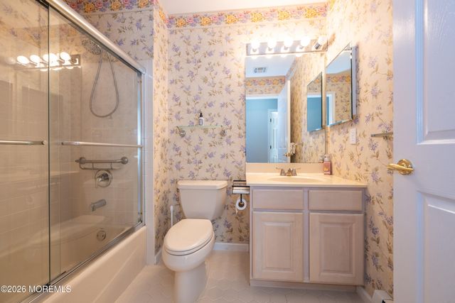 2890 Lenox Street, Toms River, NJ 08755