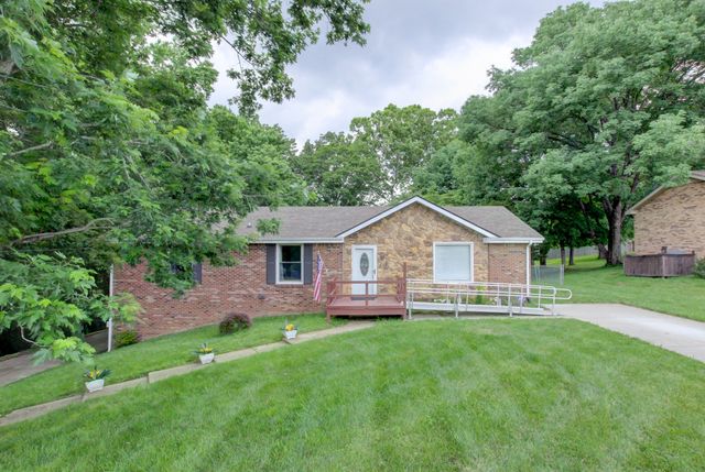 649 Chesterfield Cir, Clarksville, TN 37043