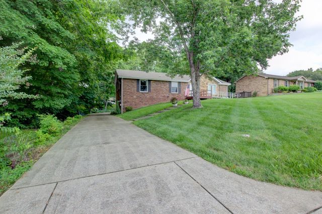 649 Chesterfield Cir, Clarksville, TN 37043
