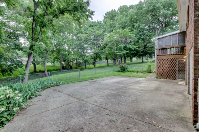 649 Chesterfield Cir, Clarksville, TN 37043