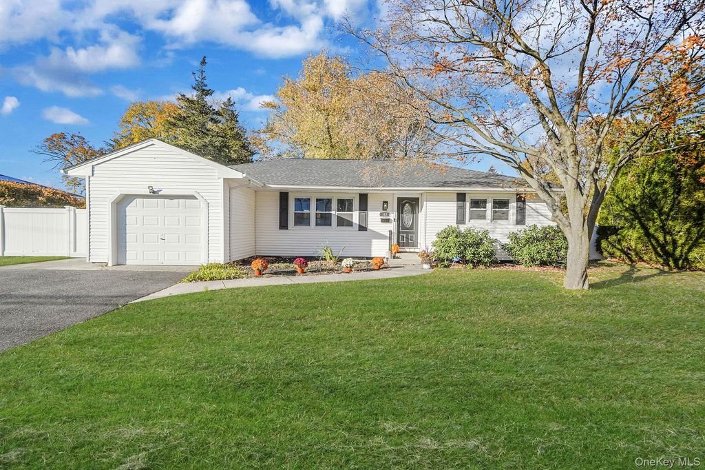 117 5th Street, Saint James, NY 11780