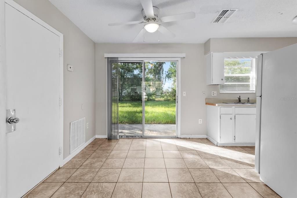 Image 5 of property listing at 8941 SE 88TH LANE, Ocala, FL 34472