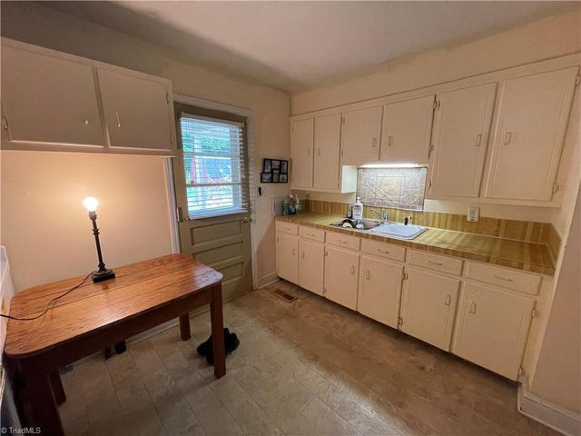 105 Spruce Street, Lexington, NC 27292