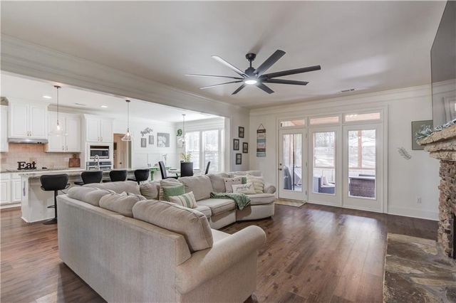 1211 Sterling Lake Drive, Jefferson, GA 30549