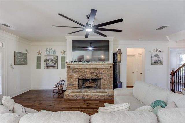 1211 Sterling Lake Drive, Jefferson, GA 30549