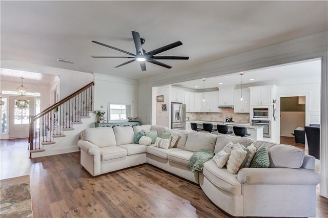 1211 Sterling Lake Drive, Jefferson, GA 30549