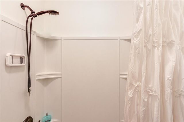 1211 Sterling Lake Drive, Jefferson, GA 30549