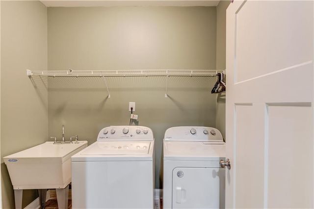 1211 Sterling Lake Drive, Jefferson, GA 30549