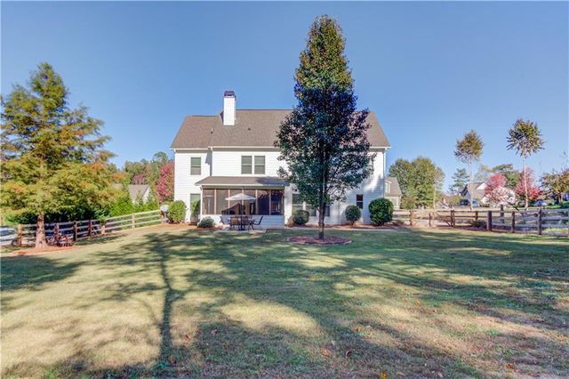 1211 Sterling Lake Drive, Jefferson, GA 30549