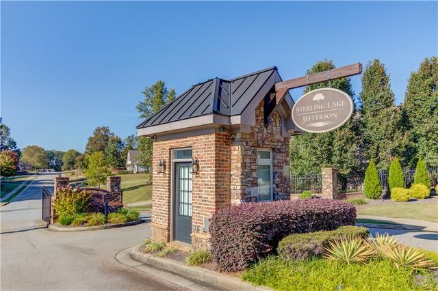 1211 Sterling Lake Drive, Jefferson, GA 30549