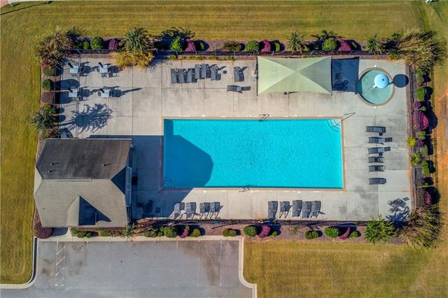 1211 Sterling Lake Drive, Jefferson, GA 30549