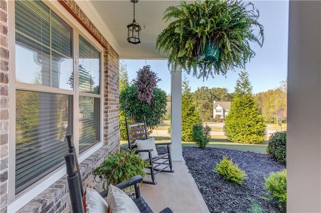 1211 Sterling Lake Drive, Jefferson, GA 30549