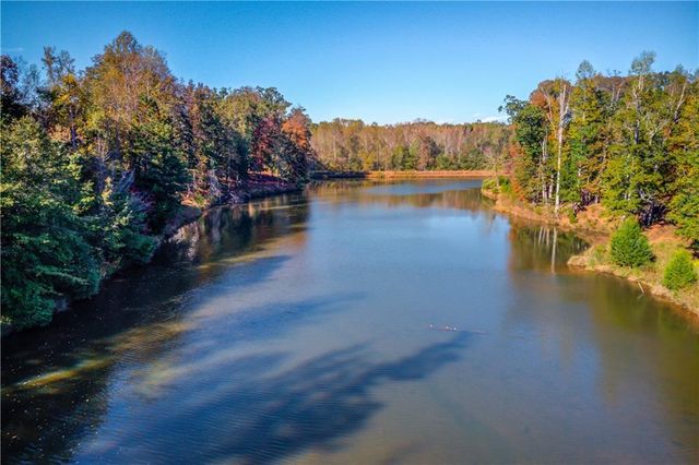 1211 Sterling Lake Drive, Jefferson, GA 30549